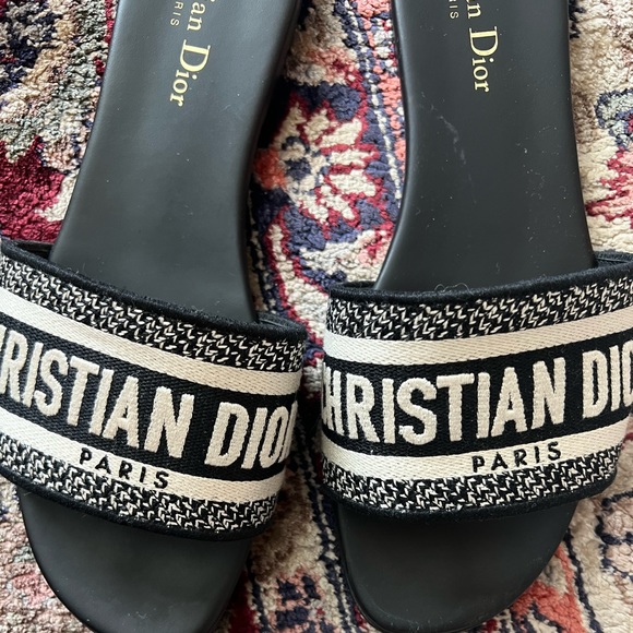 Dior slides - Picture 1 of 6